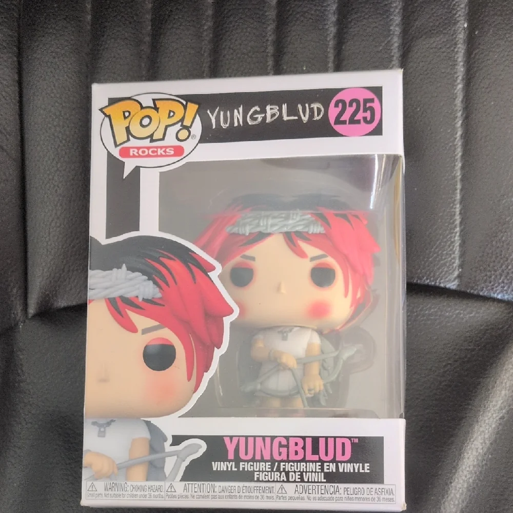 YUNGBLUD Funko Pop Figure with Red Hair 225 EX - Picture 1 of 9